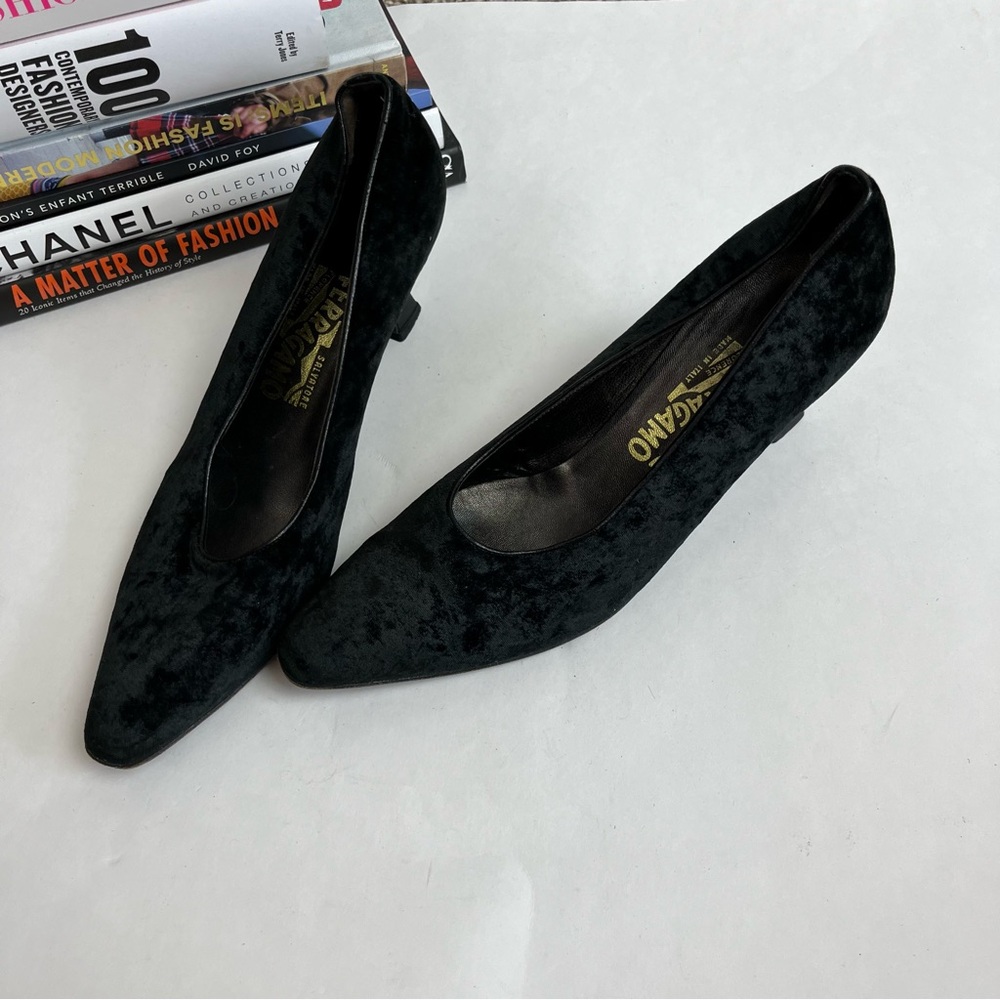 Vintage Salvatore Ferragamo Heels Velvet Evening Pumps - Picture 3 of 14
